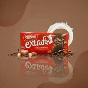 Шоколад Nestlé Extrafino Intenso тёмный с миндалём 123 г